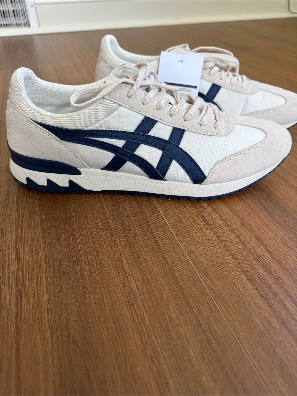 Onitsuka Tiger by Asics Men’s Cream & Navy Retro Sneaker - Picture 2 of 10